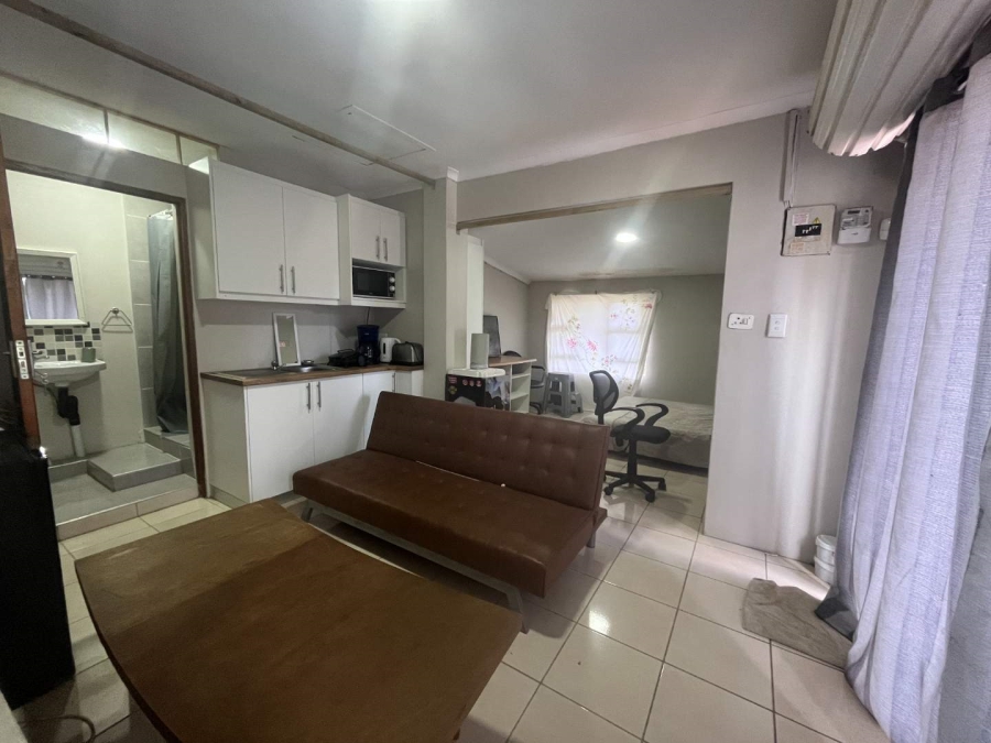 To Let 1 Bedroom Property for Rent in Durban North KwaZulu-Natal