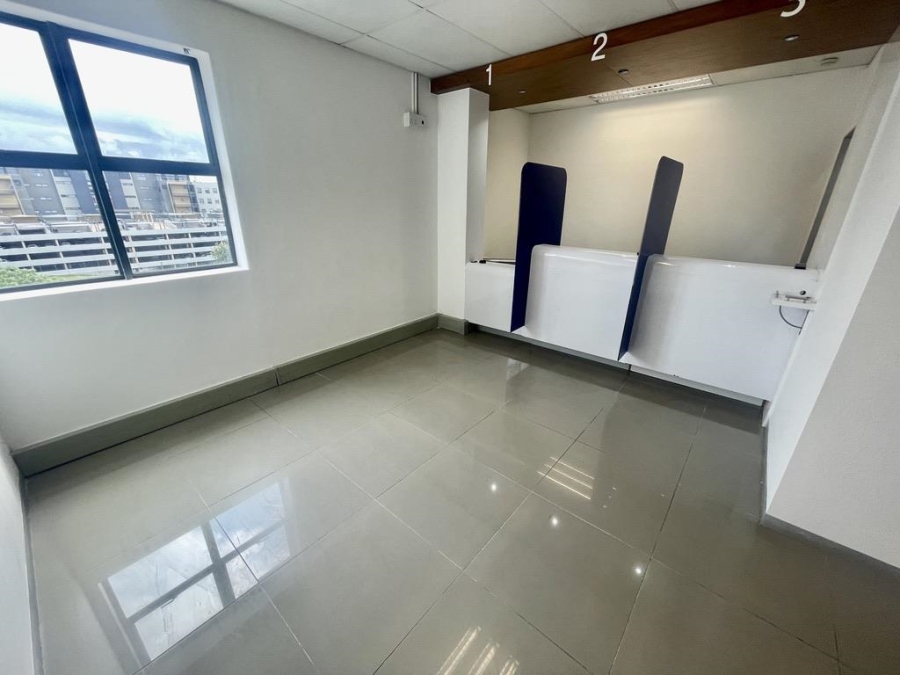 To Let commercial Property for Rent in Umhlanga Ridge KwaZulu-Natal