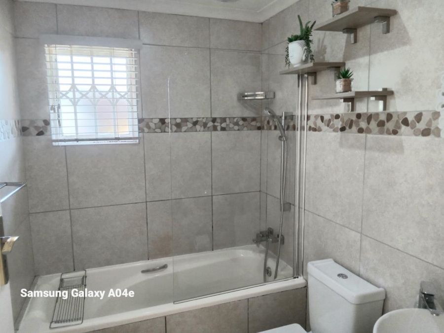 3 Bedroom Property for Sale in Somerset Park KwaZulu-Natal