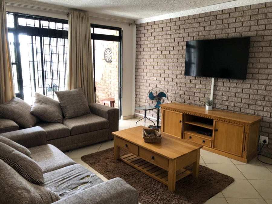 3 Bedroom Property for Sale in Uvongo KwaZulu-Natal