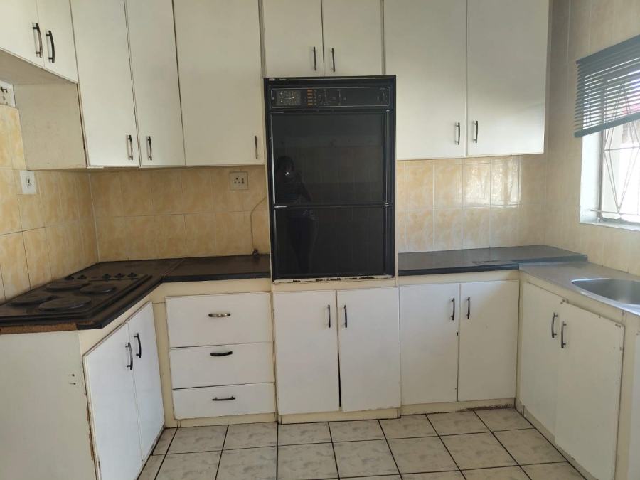 3 Bedroom Property for Sale in Lennoxton KwaZulu-Natal