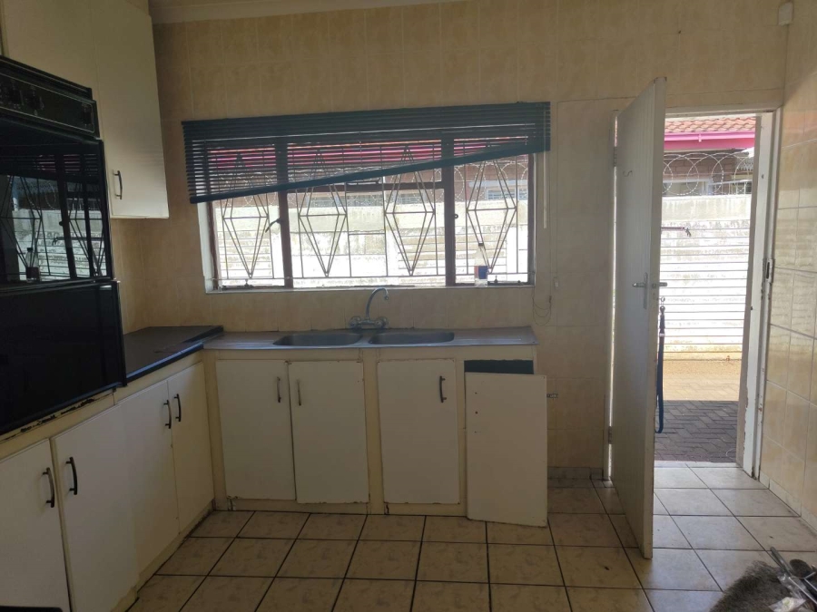 3 Bedroom Property for Sale in Lennoxton KwaZulu-Natal