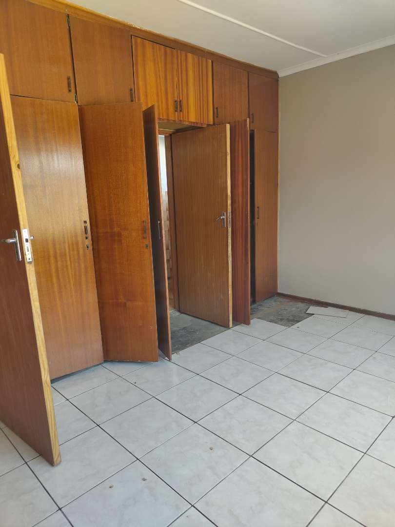 3 Bedroom Property for Sale in Lennoxton KwaZulu-Natal