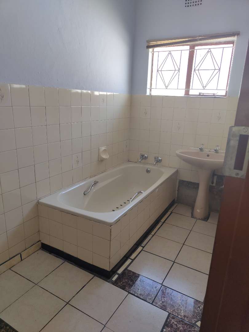 3 Bedroom Property for Sale in Lennoxton KwaZulu-Natal