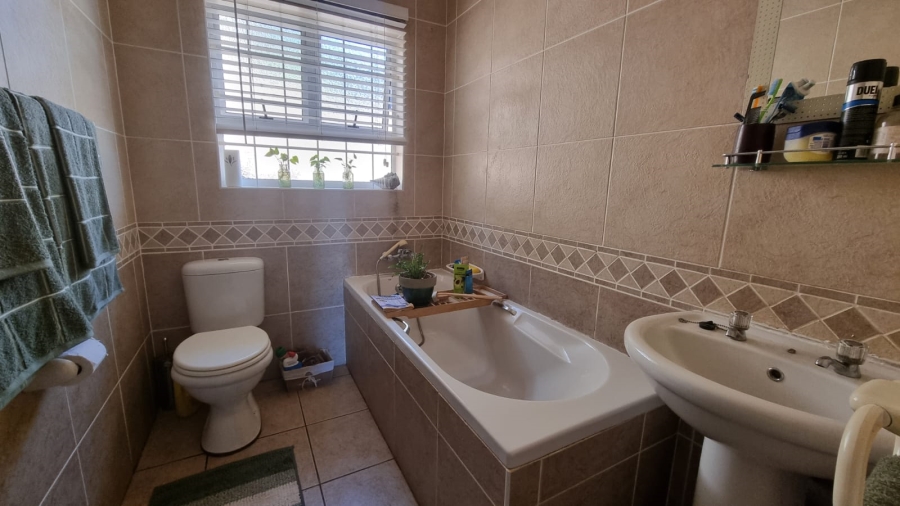 3 Bedroom Property for Sale in Amanzimtoti KwaZulu-Natal