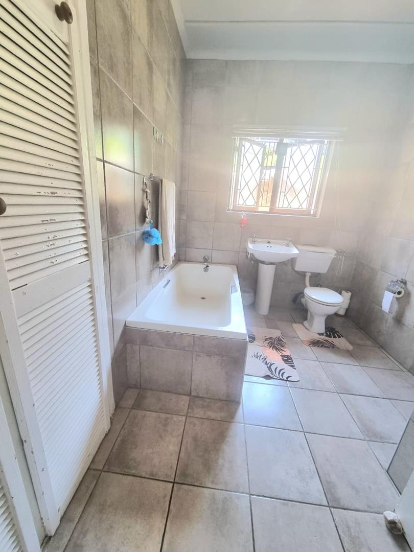 To Let 3 Bedroom Property for Rent in Leisure Bay KwaZulu-Natal