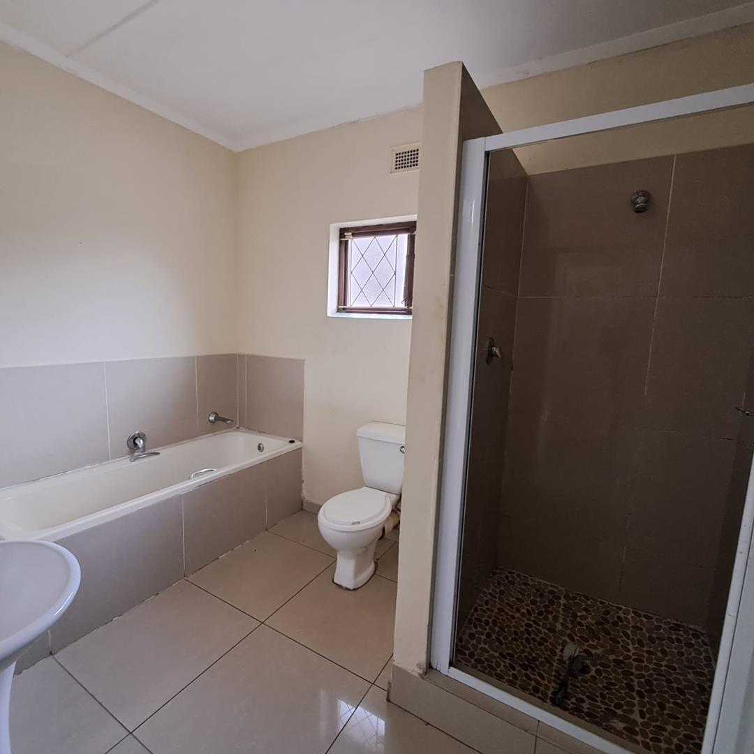 To Let 4 Bedroom Property for Rent in Meer En See KwaZulu-Natal