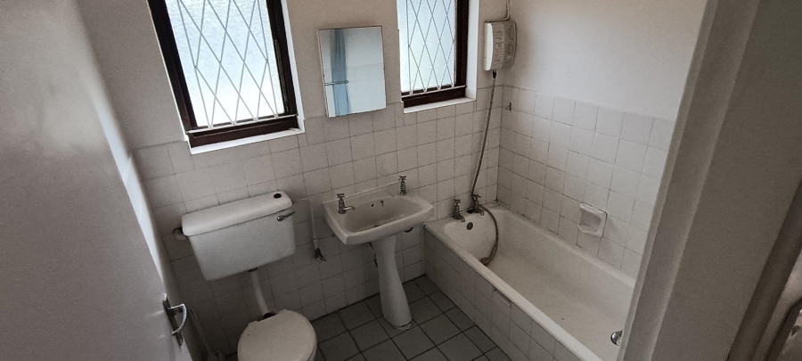 2 Bedroom Property for Sale in Uvongo KwaZulu-Natal