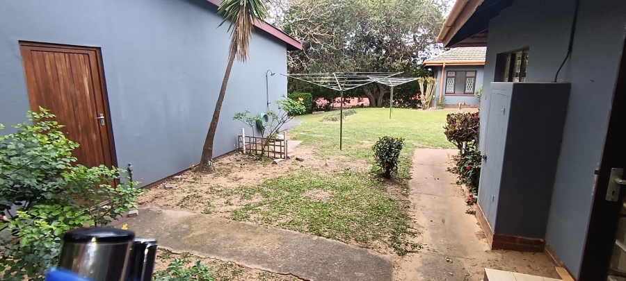 2 Bedroom Property for Sale in Uvongo KwaZulu-Natal