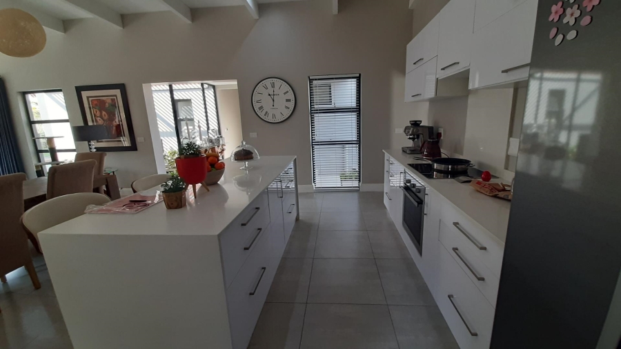 To Let 4 Bedroom Property for Rent in Palm Lakes Estate KwaZulu-Natal