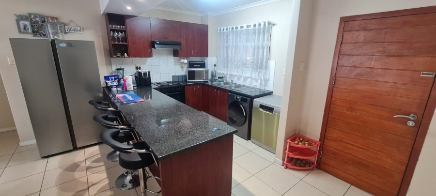 To Let 2 Bedroom Property for Rent in Umhlanga Ridge KwaZulu-Natal