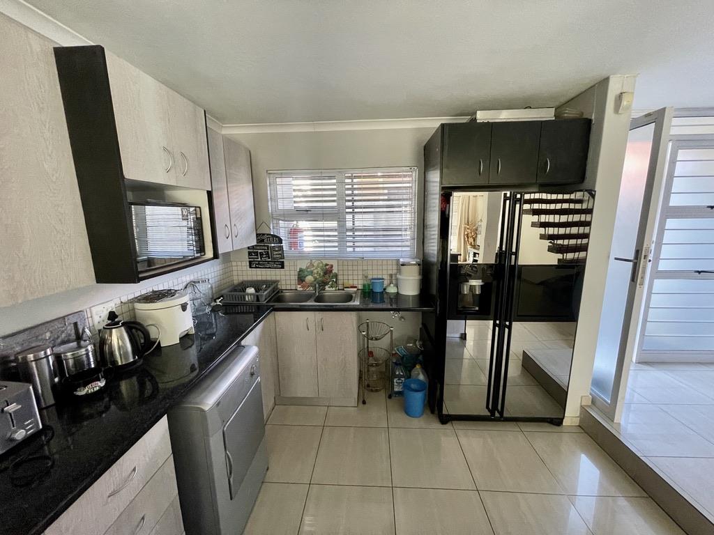 2 Bedroom Property for Sale in Essenwood KwaZulu-Natal