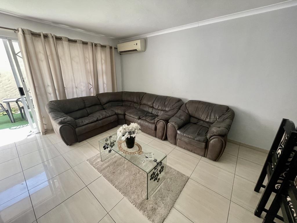 2 Bedroom Property for Sale in Essenwood KwaZulu-Natal