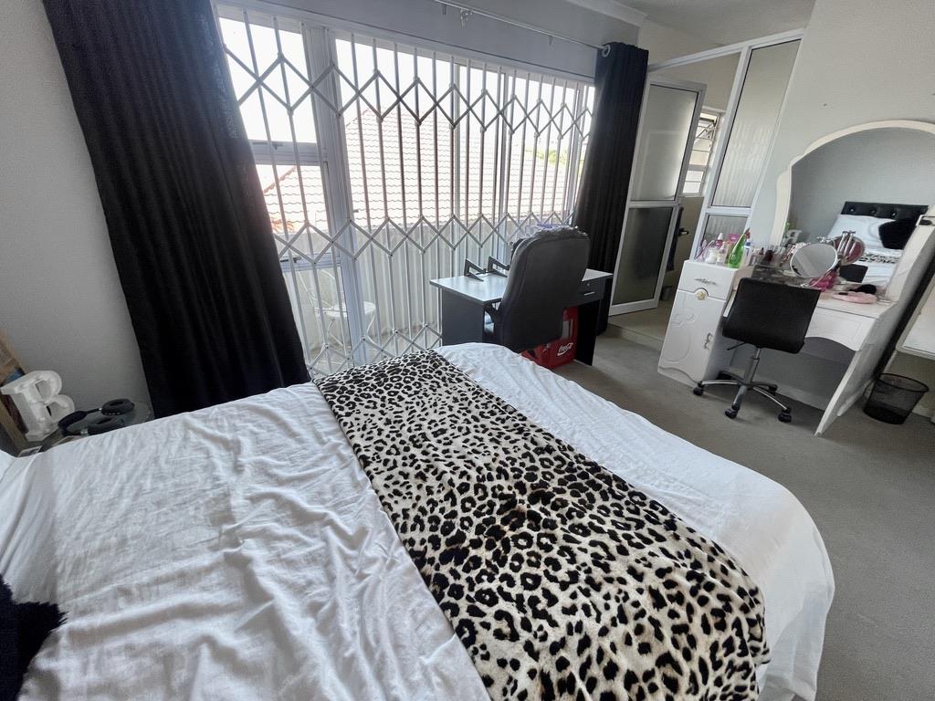 2 Bedroom Property for Sale in Essenwood KwaZulu-Natal