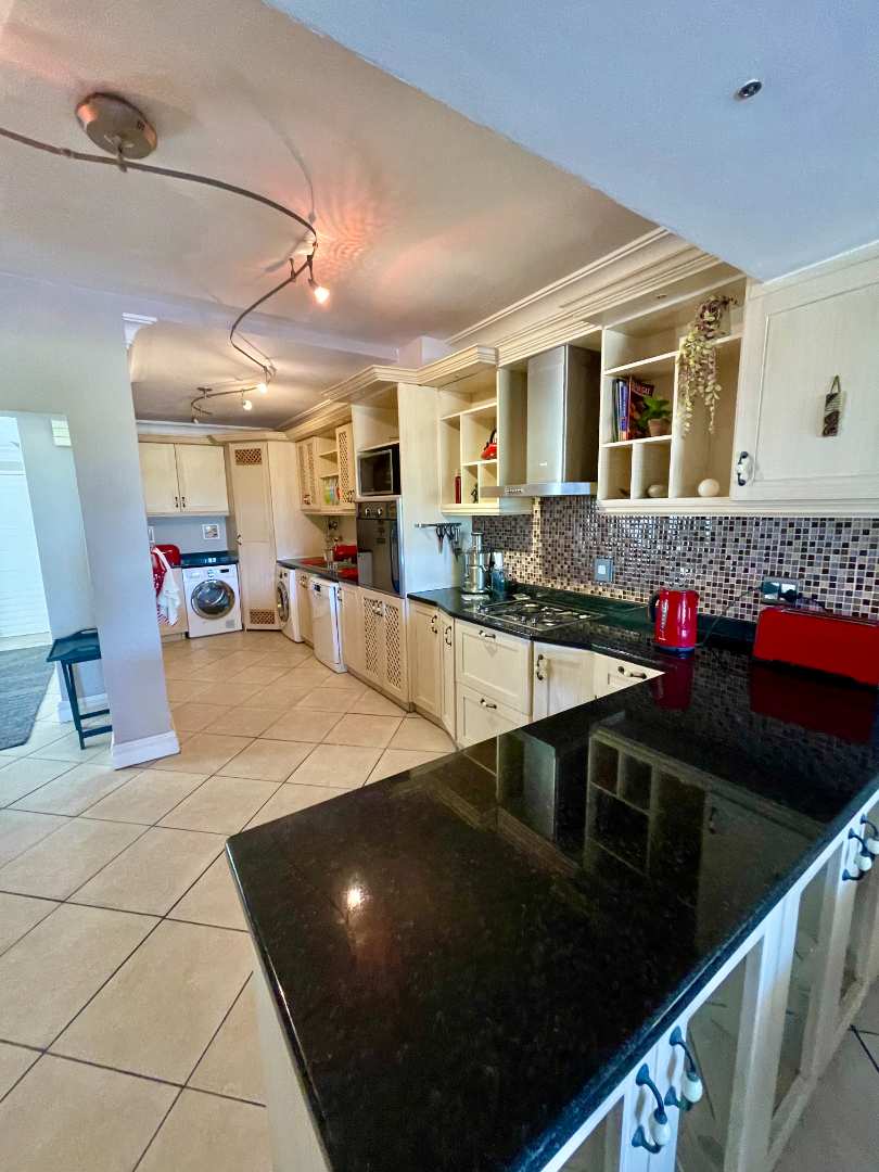 3 Bedroom Property for Sale in Umhlanga KwaZulu-Natal