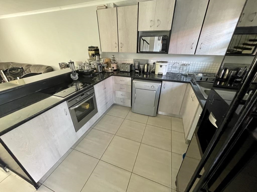 To Let 2 Bedroom Property for Rent in Essenwood KwaZulu-Natal