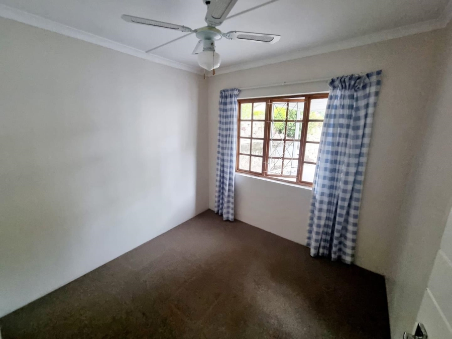 To Let 2 Bedroom Property for Rent in Manors KwaZulu-Natal