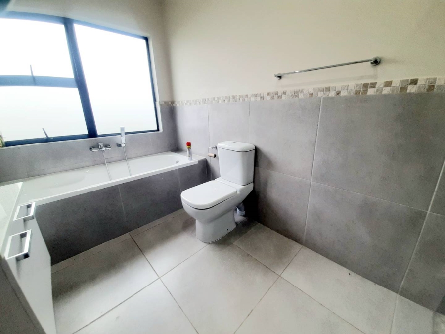 To Let 3 Bedroom Property for Rent in Palm Lakes Estate KwaZulu-Natal