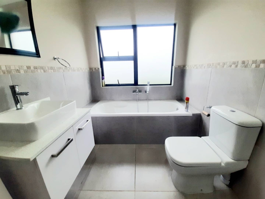 To Let 3 Bedroom Property for Rent in Palm Lakes Estate KwaZulu-Natal