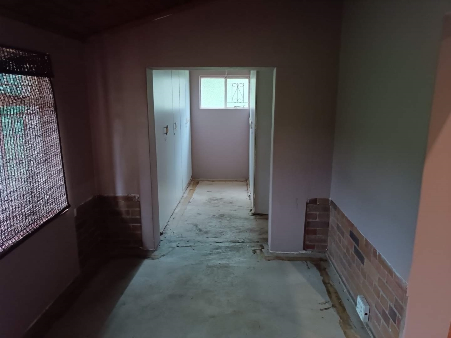 To Let 4 Bedroom Property for Rent in Foxhill KwaZulu-Natal