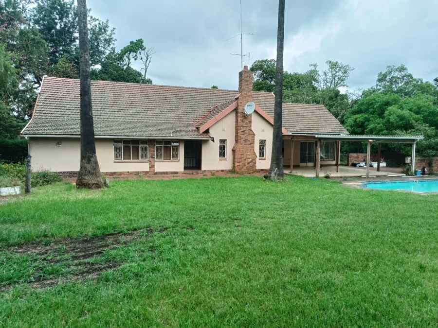 To Let 4 Bedroom Property for Rent in Foxhill KwaZulu-Natal