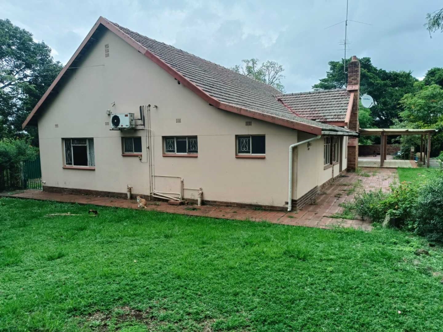 To Let 4 Bedroom Property for Rent in Foxhill KwaZulu-Natal