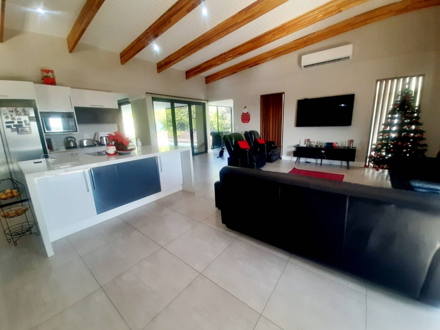 To Let 4 Bedroom Property for Rent in Palm Lakes Estate KwaZulu-Natal