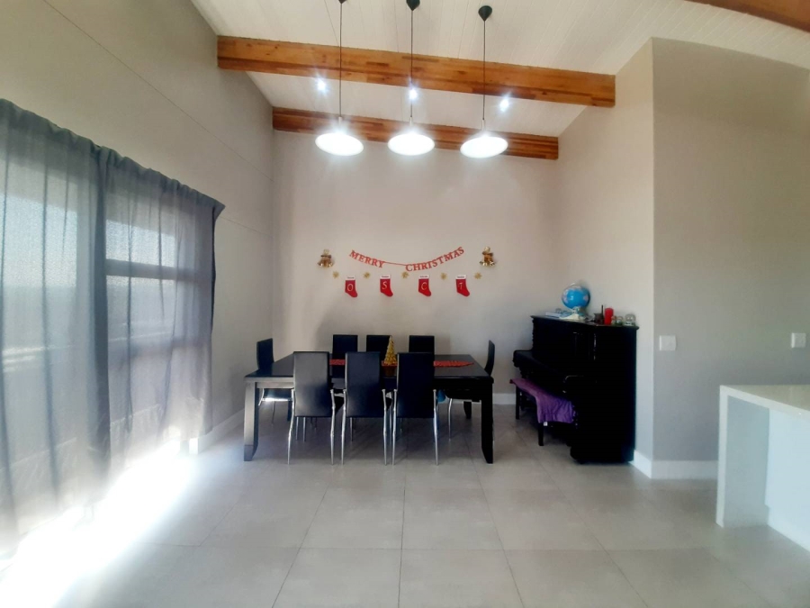 To Let 4 Bedroom Property for Rent in Palm Lakes Estate KwaZulu-Natal