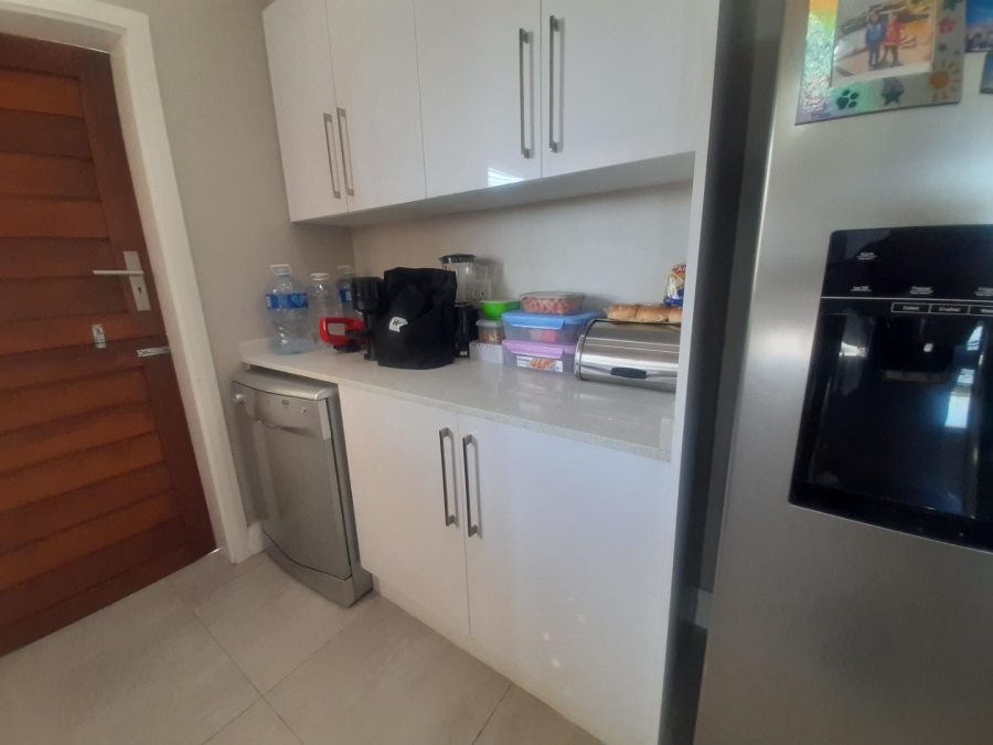 To Let 4 Bedroom Property for Rent in Palm Lakes Estate KwaZulu-Natal