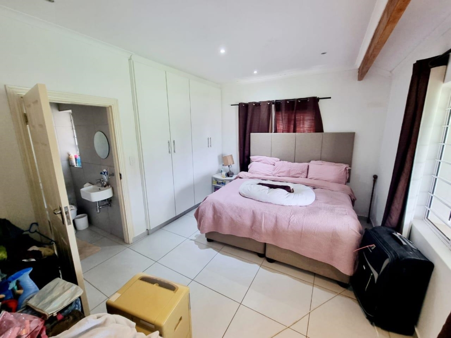 To Let 3 Bedroom Property for Rent in Kloof KwaZulu-Natal