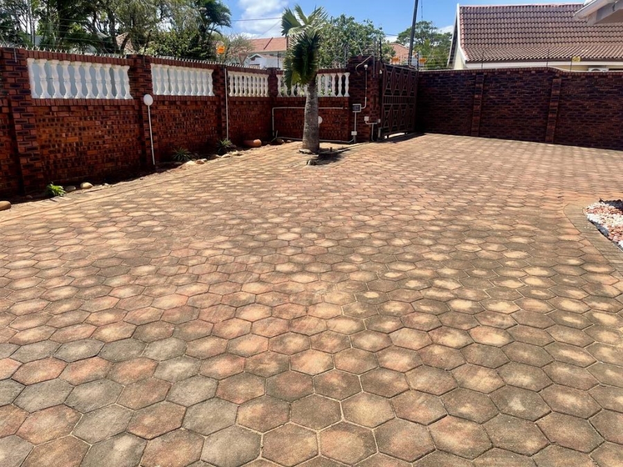 7 Bedroom Property for Sale in Durban North KwaZulu-Natal