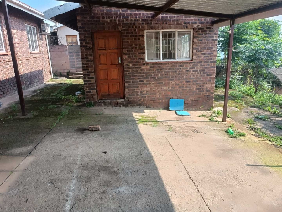 To Let 4 Bedroom Property for Rent in Dunveria KwaZulu-Natal