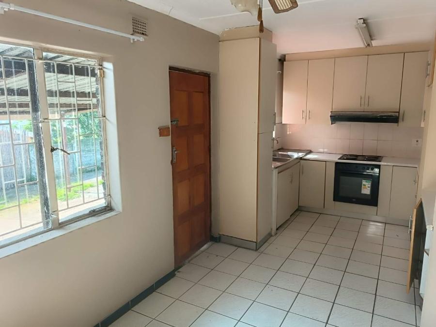 To Let 4 Bedroom Property for Rent in Dunveria KwaZulu-Natal