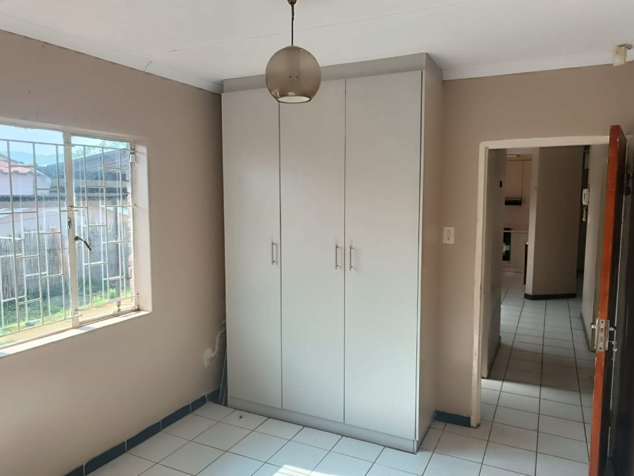 To Let 4 Bedroom Property for Rent in Dunveria KwaZulu-Natal