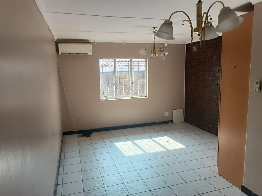 To Let 4 Bedroom Property for Rent in Dunveria KwaZulu-Natal