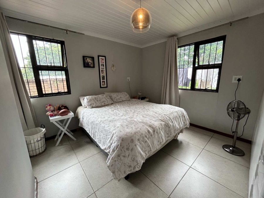 2 Bedroom Property for Sale in Kloof KwaZulu-Natal