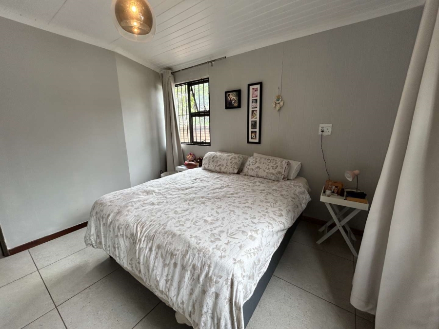 2 Bedroom Property for Sale in Kloof KwaZulu-Natal