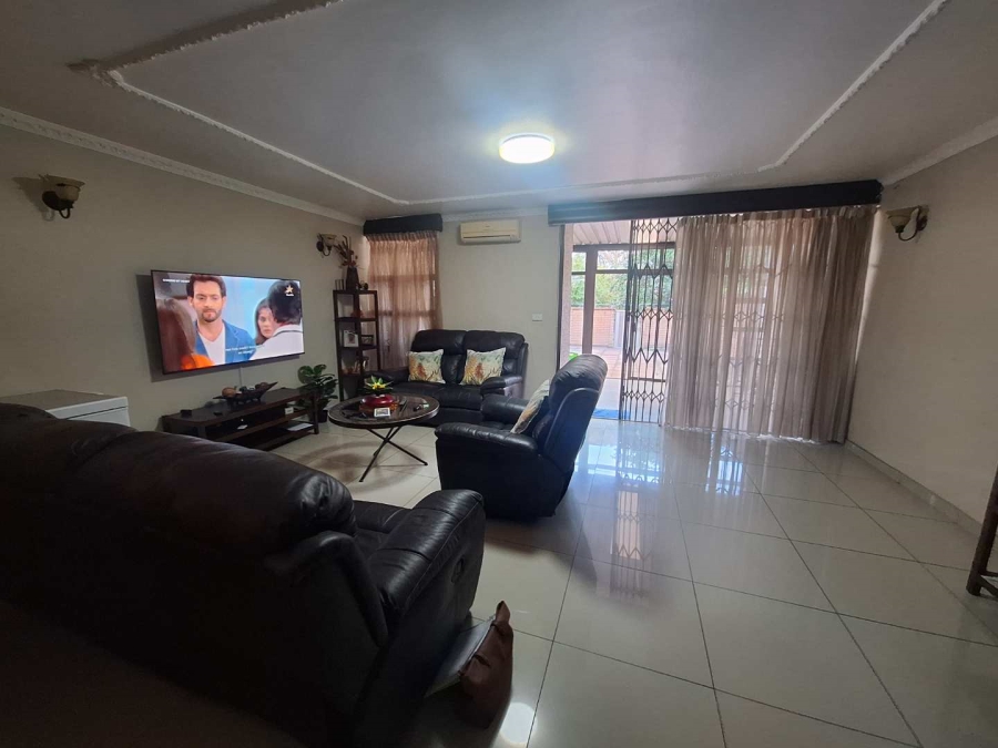 3 Bedroom Property for Sale in Montclair KwaZulu-Natal