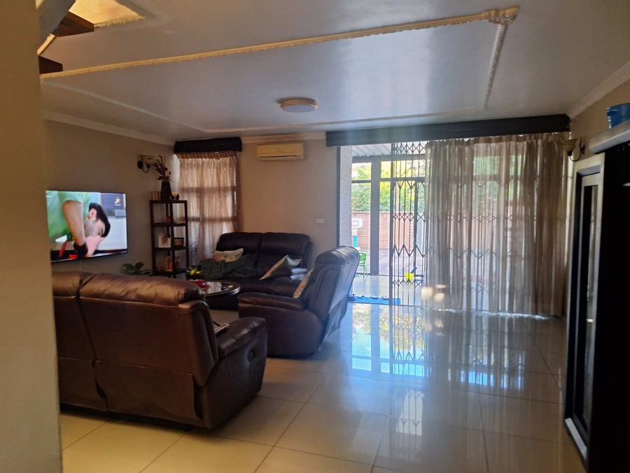 3 Bedroom Property for Sale in Montclair KwaZulu-Natal