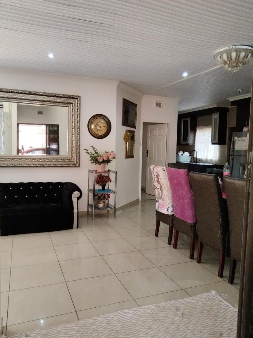 5 Bedroom Property for Sale in Panorama KwaZulu-Natal