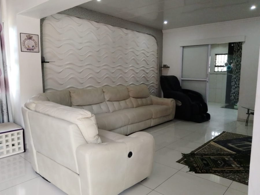 5 Bedroom Property for Sale in Panorama KwaZulu-Natal