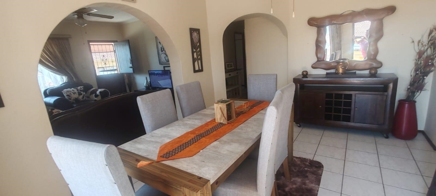 4 Bedroom Property for Sale in Margate KwaZulu-Natal