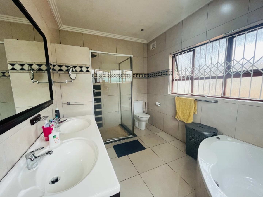 To Let 4 Bedroom Property for Rent in Glen Ashley KwaZulu-Natal