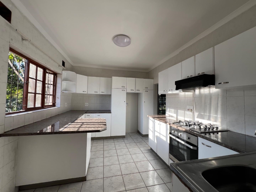 To Let 3 Bedroom Property for Rent in Kloof KwaZulu-Natal