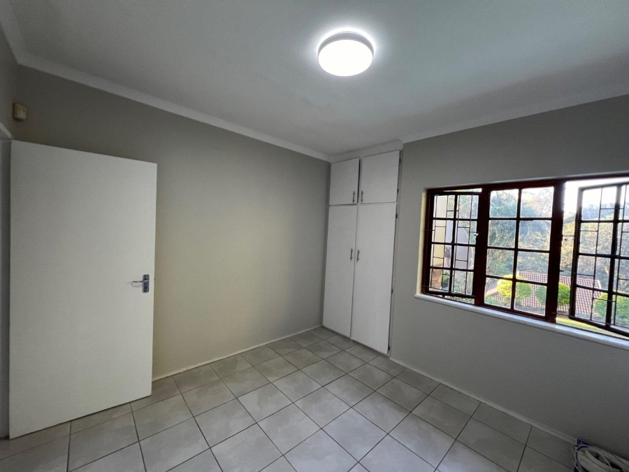 To Let 3 Bedroom Property for Rent in Kloof KwaZulu-Natal