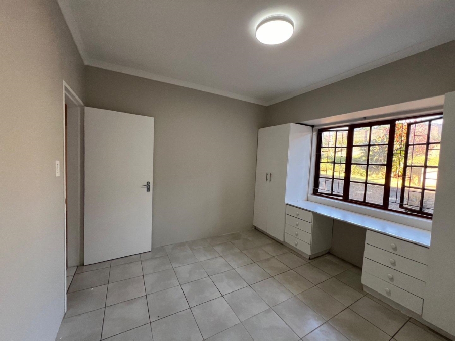 To Let 3 Bedroom Property for Rent in Kloof KwaZulu-Natal