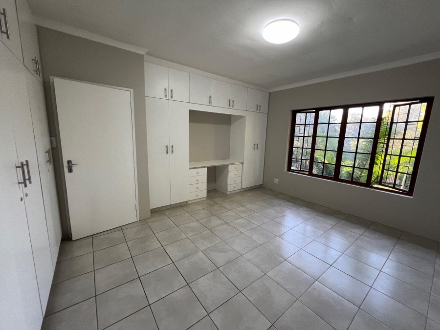 To Let 3 Bedroom Property for Rent in Kloof KwaZulu-Natal