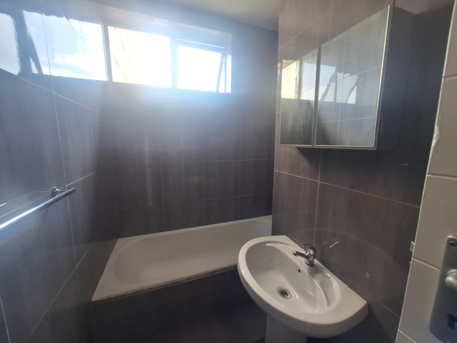 To Let 2 Bedroom Property for Rent in Amanzimtoti KwaZulu-Natal