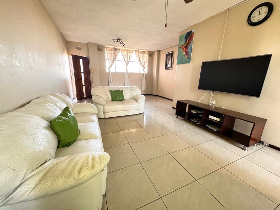 2 Bedroom Property for Sale in Montclair KwaZulu-Natal