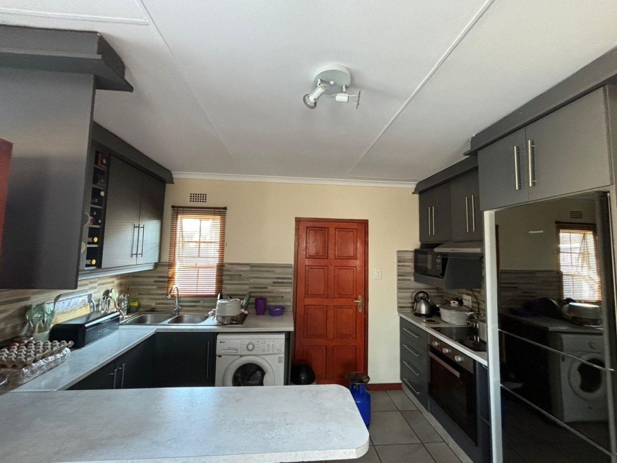 3 Bedroom Property for Sale in Mpophomeni KwaZulu-Natal